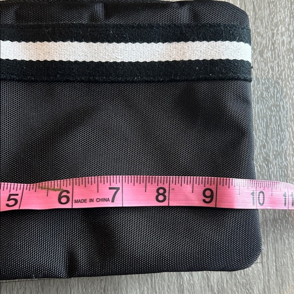 Nike Black Crossbody Bag - Picture 9 of 9